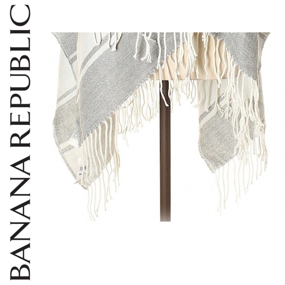 Banana Republic Gray Wrap/Poncho/Blanket Scarf - Picture 2 of 3